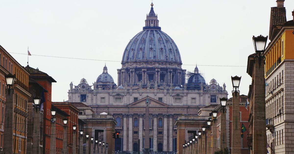 How Do People Visit St. Peter’s Basilica?