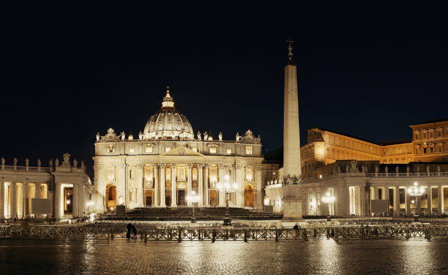 Night view of St Peter Basilica in the Vatican.