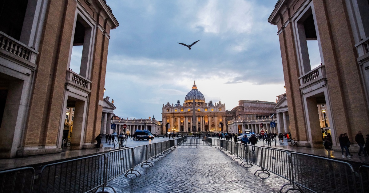 What Other Attractions Should You See Near St. Peter’s Basilica?