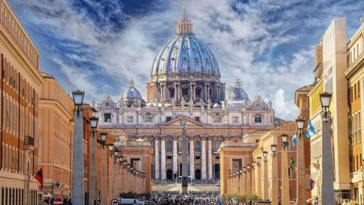 A Tour Inside St. Peter’s Basilica: Explore the Architecture and History